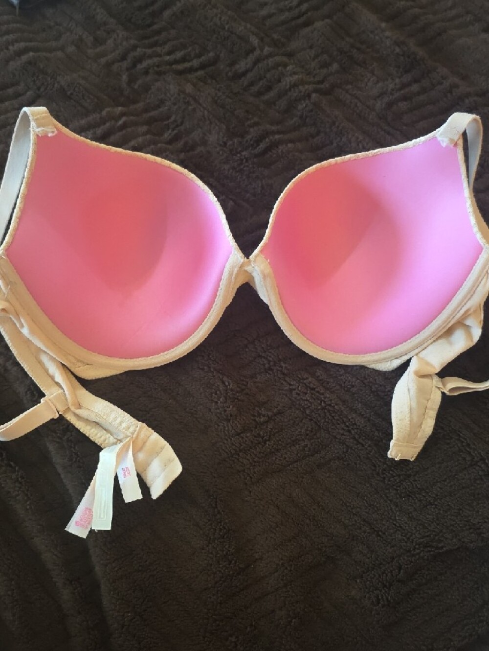 Victoria's Secret Light Cream Lace Molded Bra - Picture 3 of 3